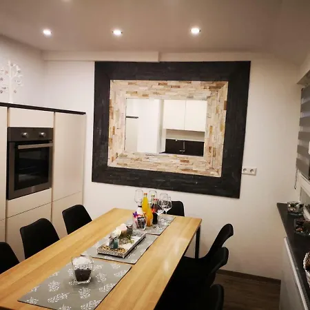 Lägenhet Wohnoffice Mit Uebernachtungsmoeglichkeit Residenz Fischbach Kiba