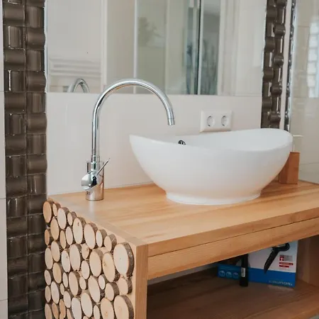 Lägenhet Wohnoffice Mit Uebernachtungsmoeglichkeit Residenz Fischbach Kiba Friedrichshafen