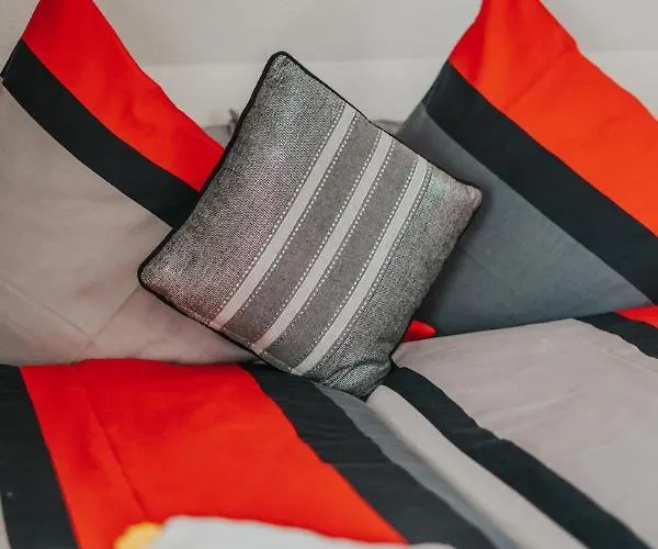 Wohnoffice Mit Uebernachtungsmoeglichkeit Residenz Fischbach Kiba * Friedrichshafen